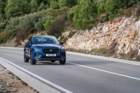 Jaguar E-Pace photo