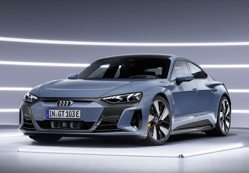 Новые автомобили Audi e-tron